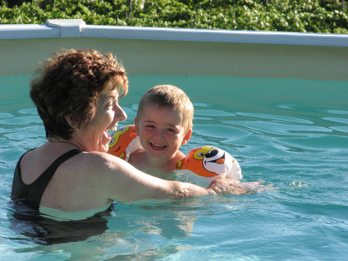 swimming pool at Le Pòggiola